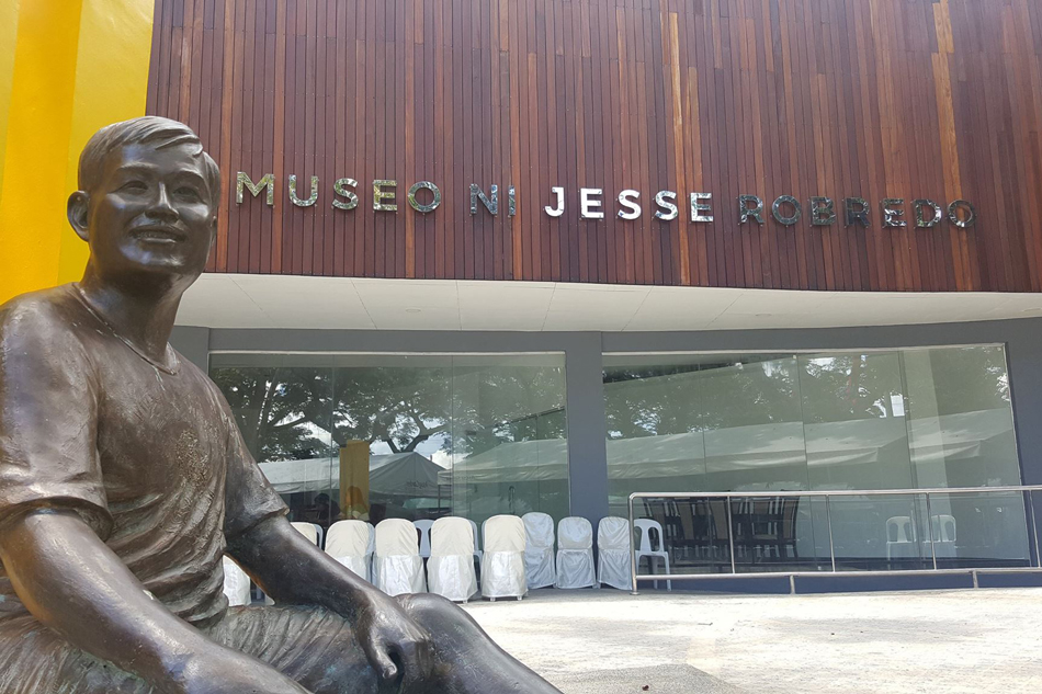 A sculpture of the late Jesse Robredo in front of the entrance of Museo ni Jesse Robredo.