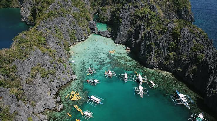 Boats docked at the Small Lagoon in El Nido, Palawan.